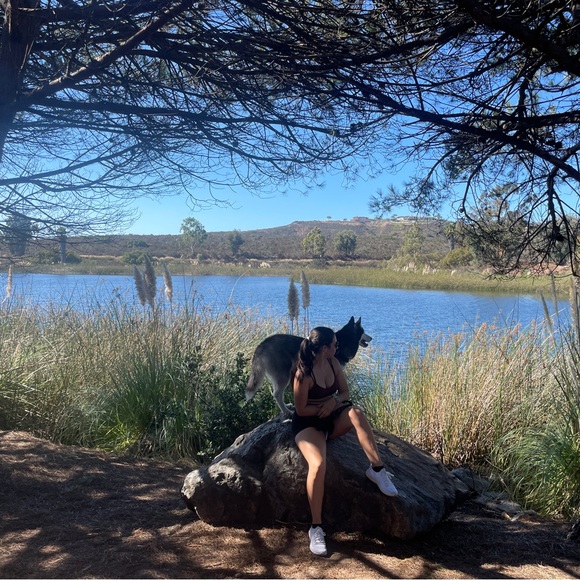 Meet your Posher, Isa - Picture 2 of 3